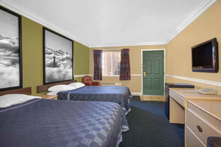 Bedroom 5, Super 8 By Wyndham Hayward Downtown, Alameda