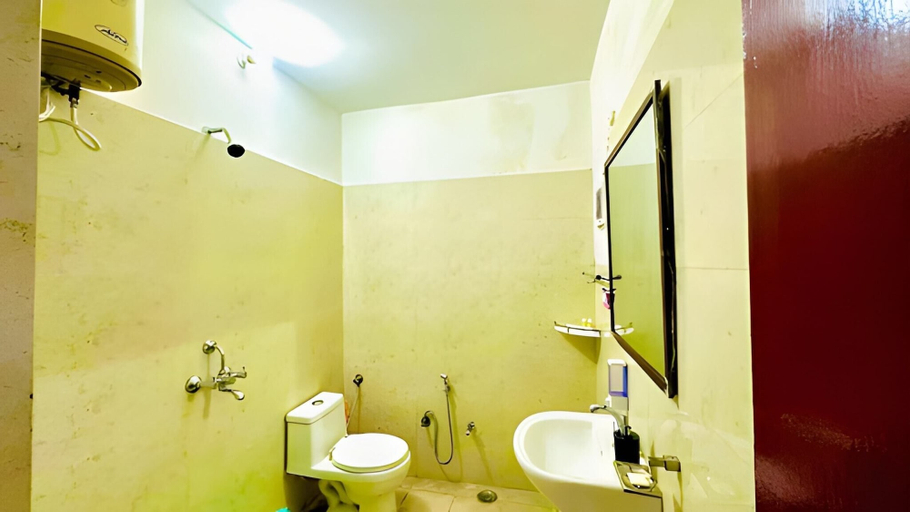 Bathroom 3, EASY INN Holiday Home | 3BHK Apartment, Lucknow