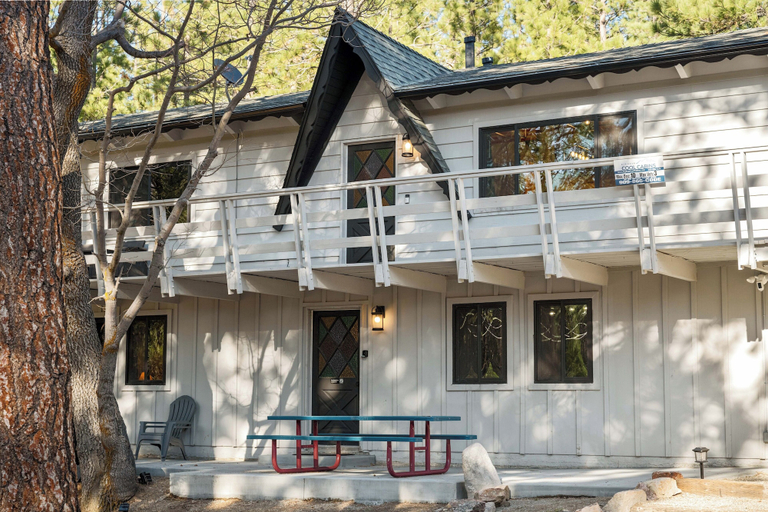 Exterior & Views 2, Timber Wolf Tavern, San Bernardino