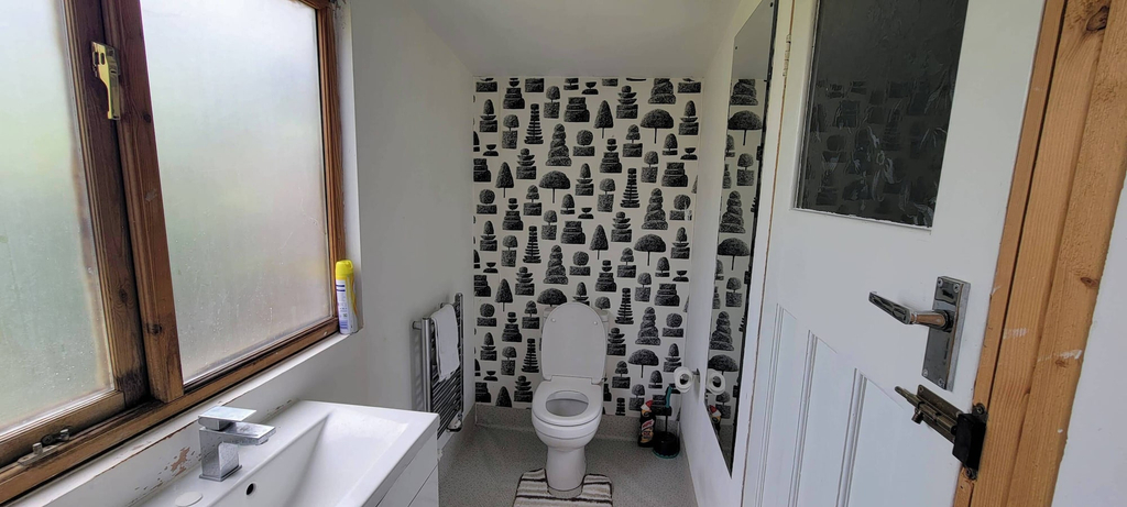 Bathroom 3, 4 Guests - Pet Friendly - 13 min to the Beach, Bournemouth