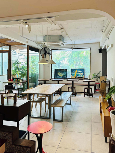 Food & Drinks 4, Christinas Hotel & Cafe, District 1