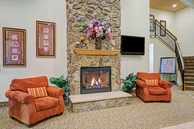 Public Area, Super 8 by Wyndham Rogers Minnesota, Hennepin