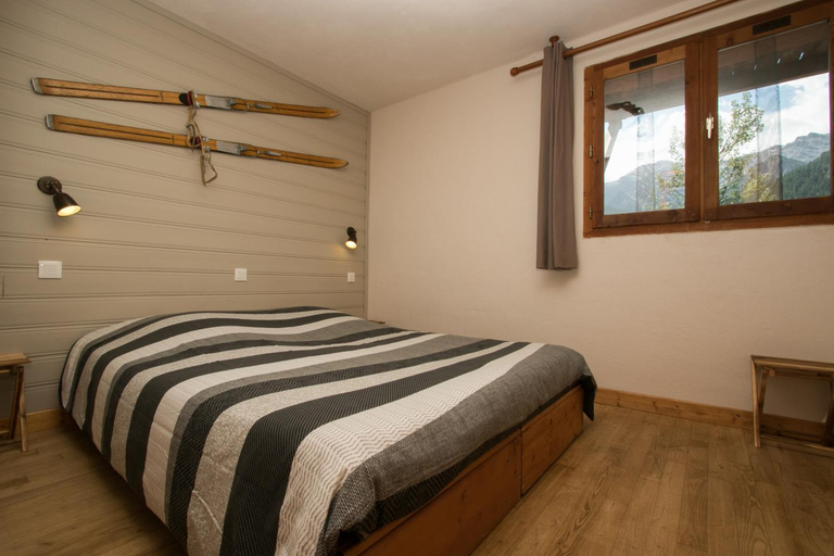 Bedroom 2, La Baita Du Loup, Hautes-Alpes