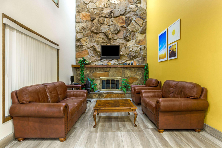 Public Area 2, Days Inn by Wyndham Delta, Millard