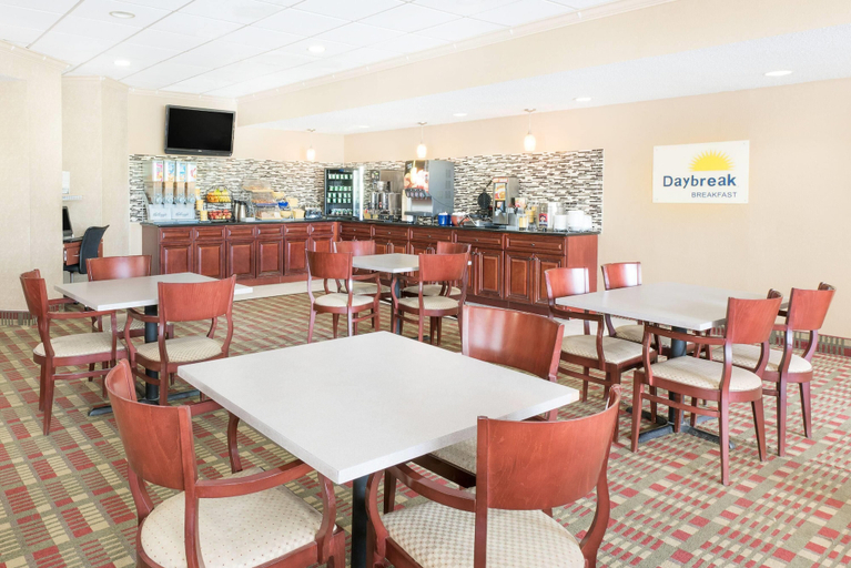 Food & Drinks 5, Days Inn & Suites by Wyndham York, York