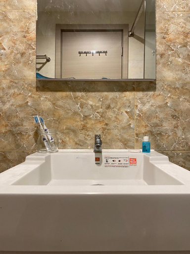 Bathroom 2, The Yudhistira Tower by Asoka, Sleman