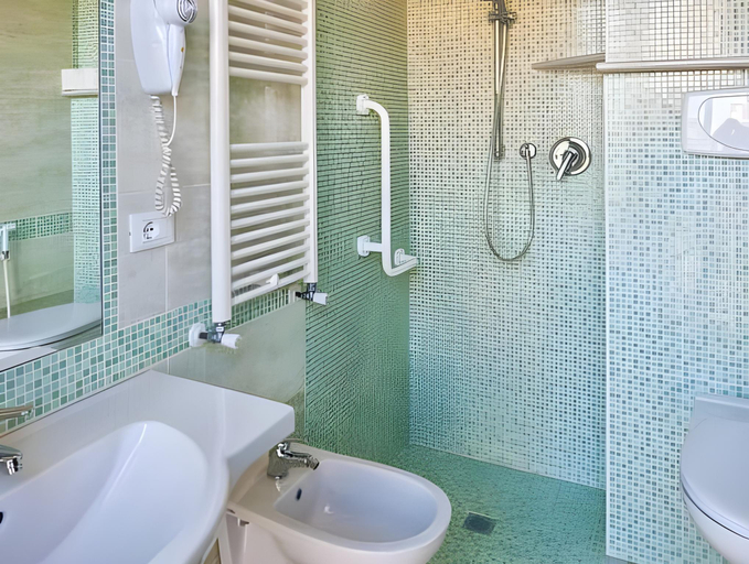 Bathroom 4, Albergo Ristorante Pozzi, Rimini