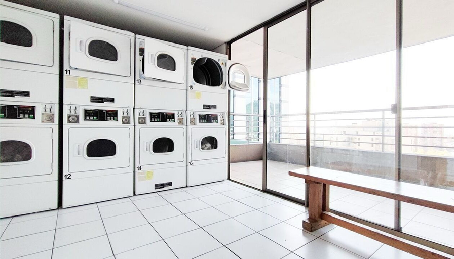 Bathroom, Refugio Bellas Artes, Santiago