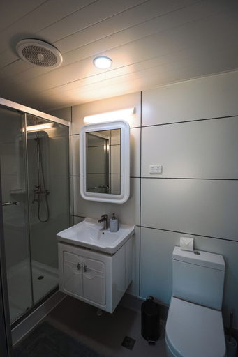Bathroom 4, Norwesta Lifestyle Park, Carnarvon