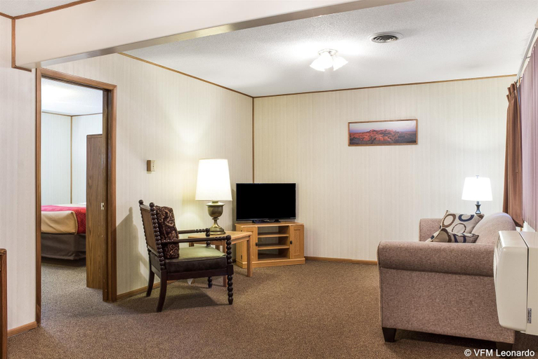 Bedroom, Econo Lodge Wall, Pennington