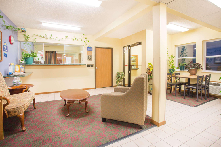 Public Area 2, Days Inn by Wyndham Lexington NE, Dawson