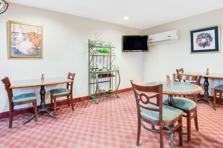 Public Area 2, Microtel Inn by Wyndham Greensboro, Guilford