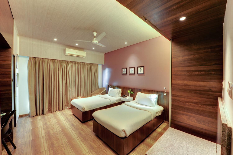 Bedroom 2, Hotel Sankam Residency, Belgaum