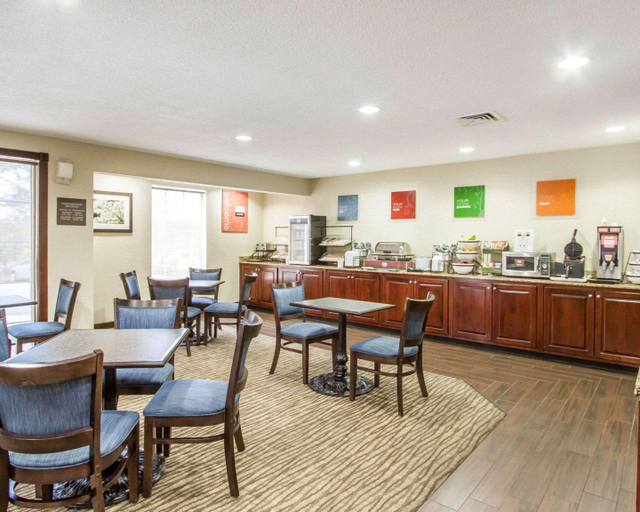 Food & Drinks 5, Comfort Inn Poplar Bluff North, Butler