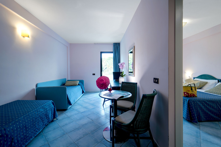 Bedroom 5, Club Giardini d'Oriente Village, Matera