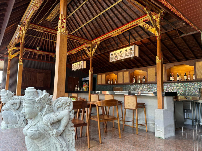 Food & Drinks 4, Puri Kantor Legacy, Gianyar