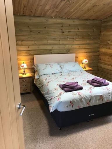 Bedroom, The Stables - Stokeinteignhead, Devon