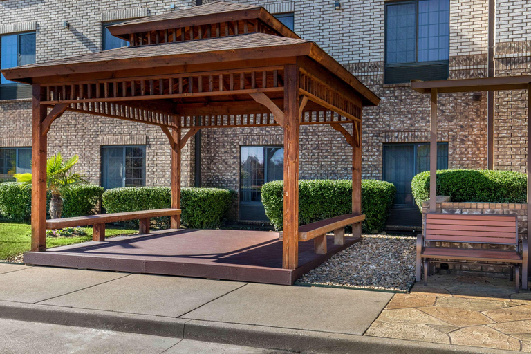 Exterior & Views 2, Comfort Suites Marshall, Harrison