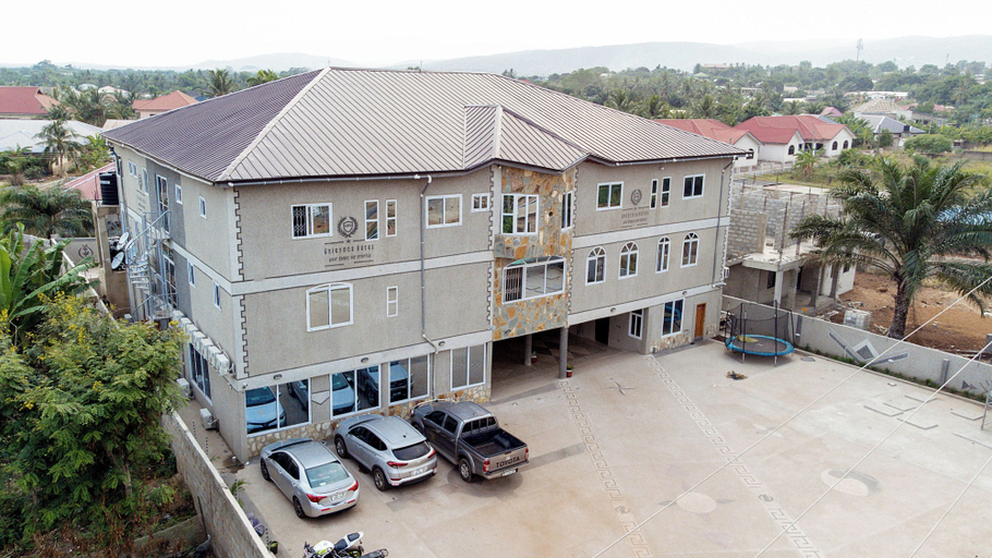 Exterior & Views