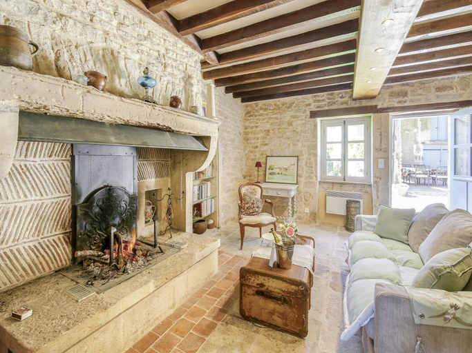 Others 5, Farmhouse in Talon with Scenic Views, Nièvre