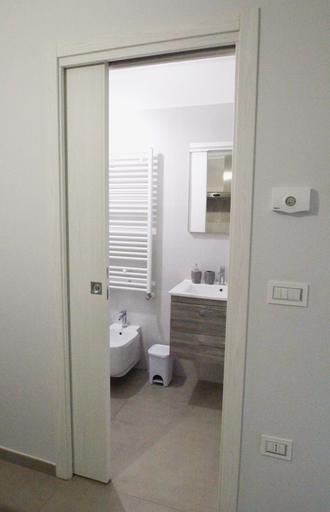 bathroom 4