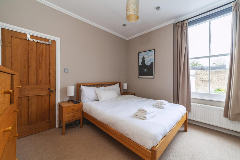 Bedroom 4, Charming One-Bed Oasis in Hammersmith, London