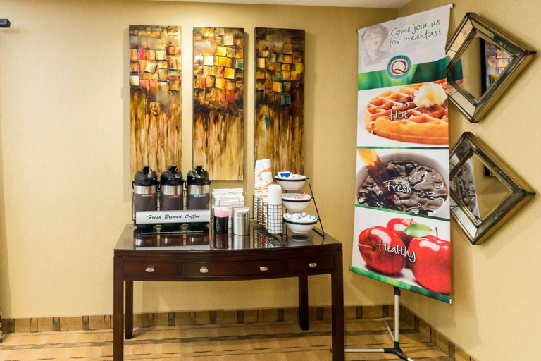 Food & Drinks 5, Quality Inn Marshal, Lyon