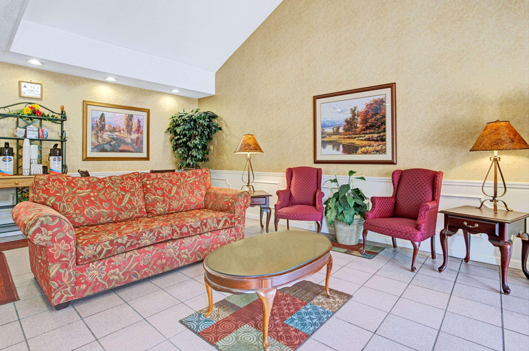 Public Area 2, Baymont by Wyndham Smithfield, Johnston
