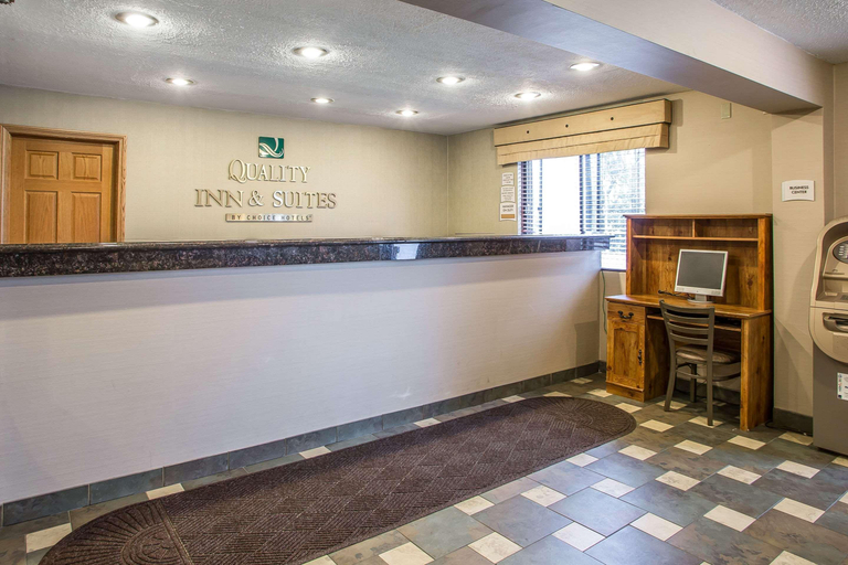Public Area 3, Quality Inn & Suites Marinette, Marinette