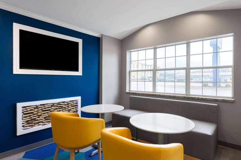 Public Area 3, Microtel Inn & Suites by Wyndham Independence, Montgomery