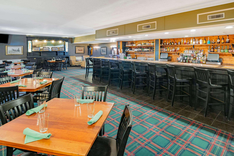 Food & Drinks 4, Natural Bridge Htl Trademark Collection by Wyndham, Rockbridge