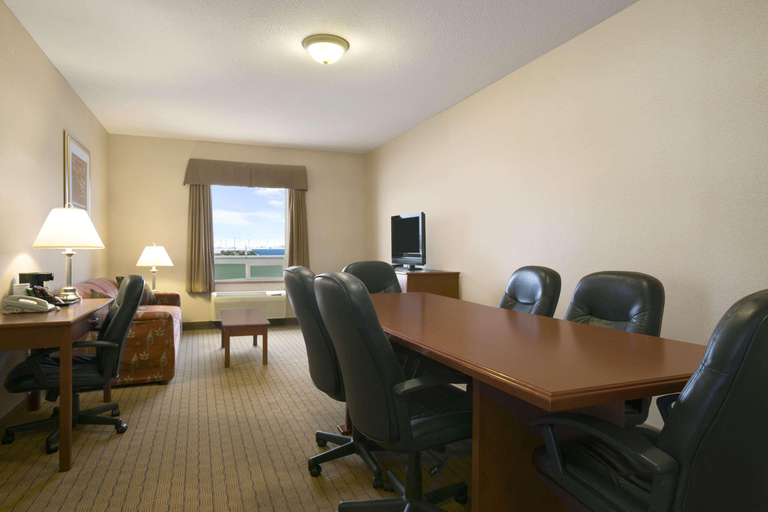 Business Facilities 5, Days Inn by Wyndham Moose Jaw, Division No. 7