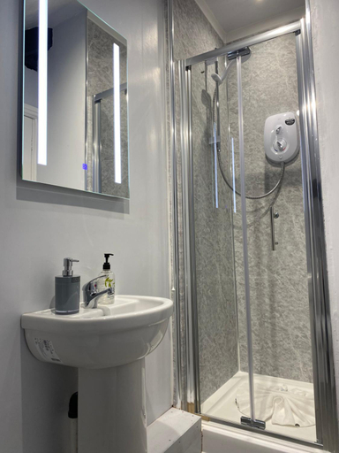 Bathroom 4, The Lowther Hotel, York