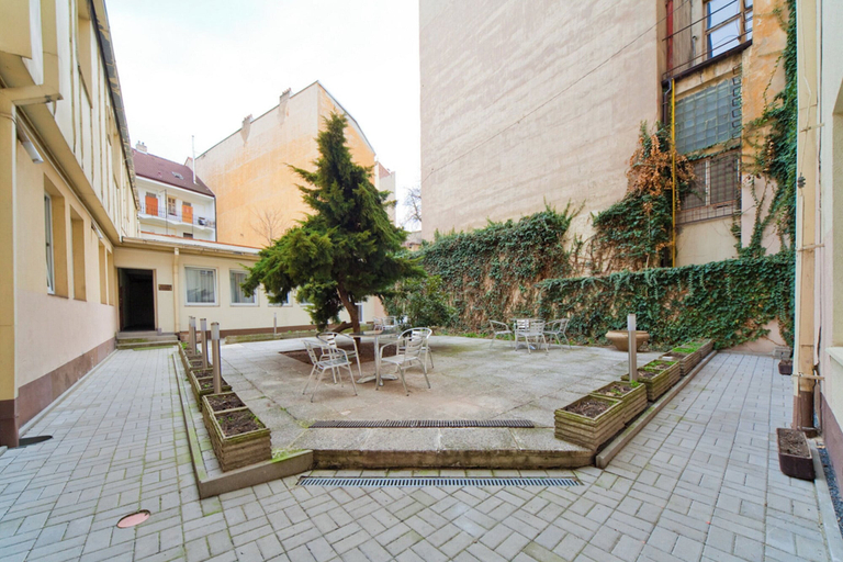 Exterior & Views 2, Hotel White Lion, Praha 8
