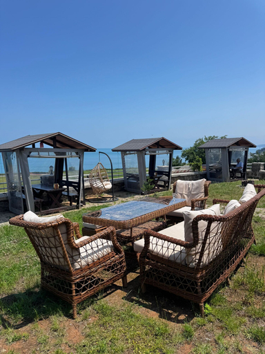 Others 3, Azhara Bungalov, Merkez