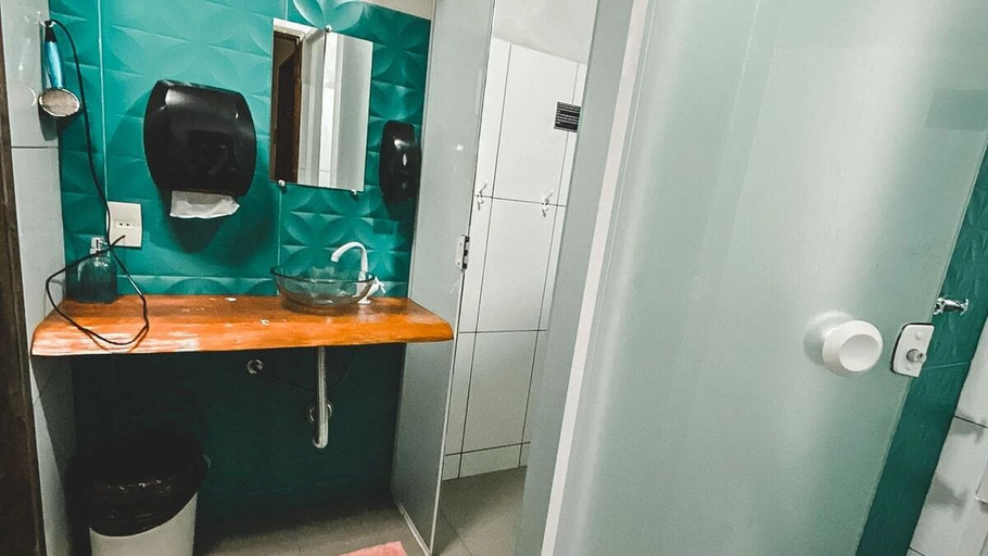 Bathroom 4, Hostel Picus, Itanhandu