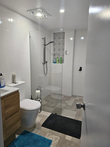 Bathroom 2, The Garden House BnB, Ipswich - North