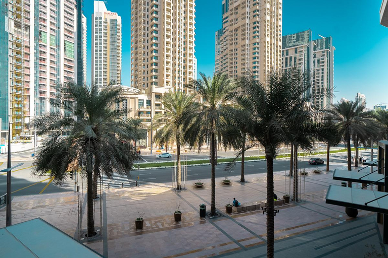 Others 5, Chic Apt with Balcony and Pool near Burj Khalifa, Dubai