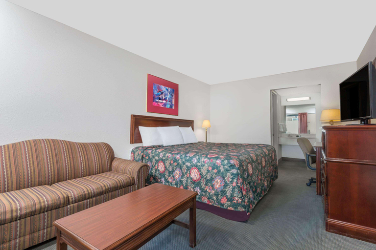Bedroom 3, Days Inn by Wyndham Mt. Sterling, Montgomery