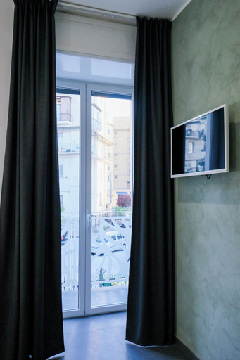 Others 4, Allegro Hotels, Napoli
