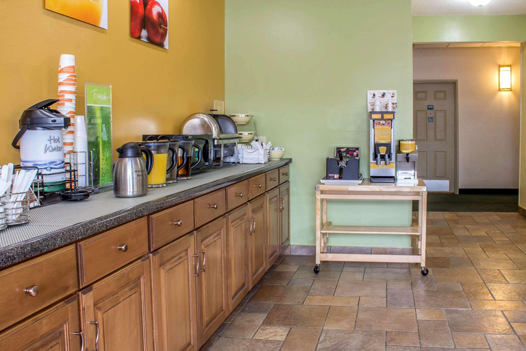 Food & Drinks 5, Quality Inn Kirksville, Adair