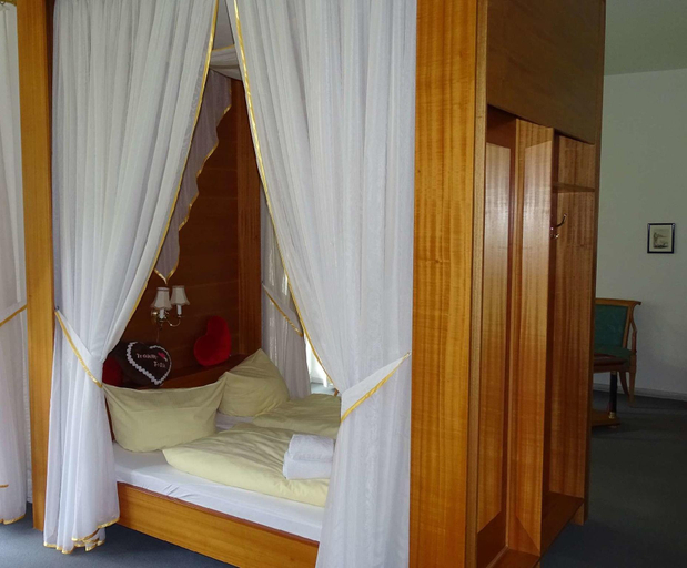 Bedroom 4, Teikyo Berlin - Hotel am Zeuthener See, Berlin