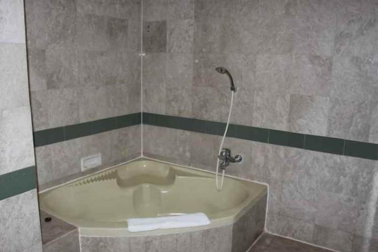 Bathroom 11