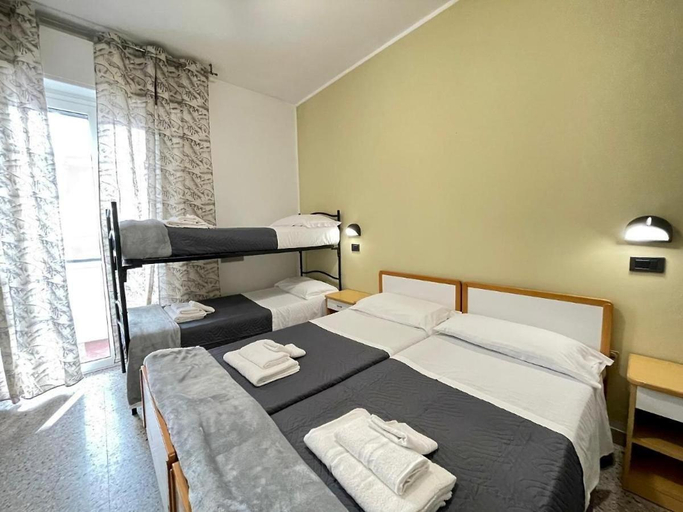 Bedroom 5, Hotel Quisisana, Rimini
