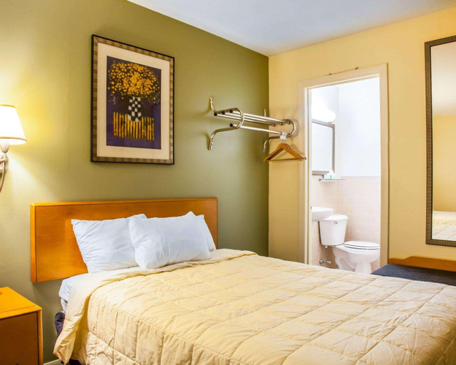 Bedroom 4, Rodeway Inn Middletown, Newport
