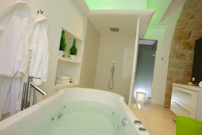 Bathroom 4