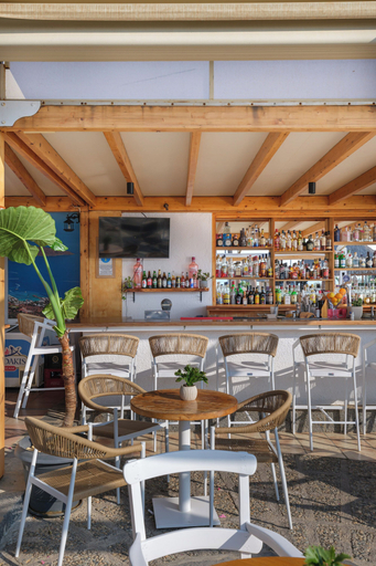 Food & Drinks 5, Hiona Seaside, Crete
