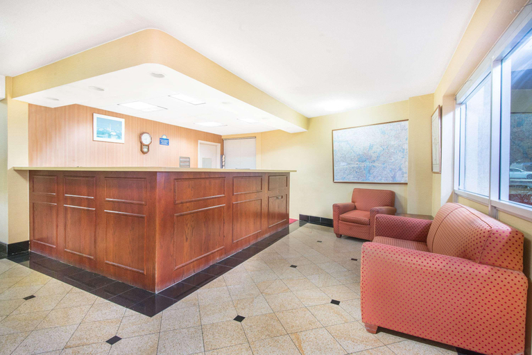 Public Area 2, Days Inn by Wyndham Arlington Pentagon, Arlington