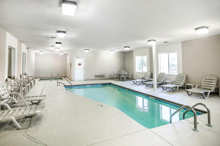 Sport & Beauty, Quality Inn Parsons North, Labette