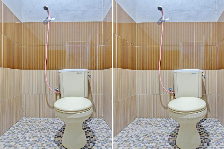 Bathroom 3, OYO 92287 Hotel Aji Mantoro, Wonogiri